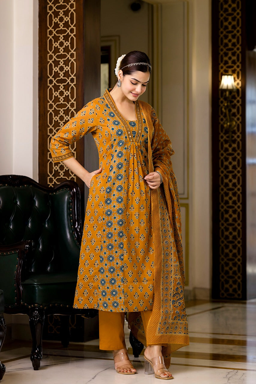 SAHELI STYLE PRSENTS LIGHT ORANGE KURTI PANT DUPATTA PAIR