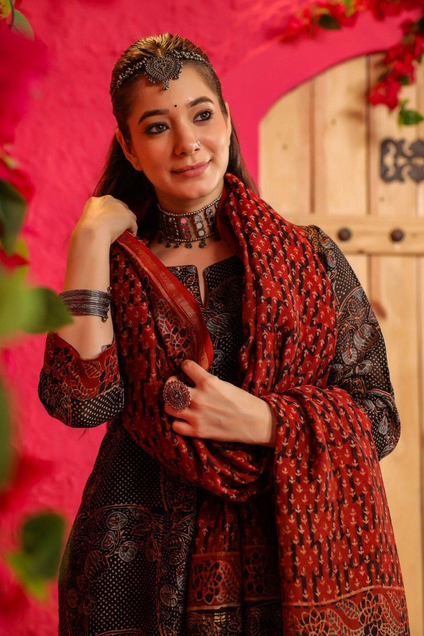 SAHELI STYLE PRESENT POLY COTTON KURTI PANT DUPATTA SET