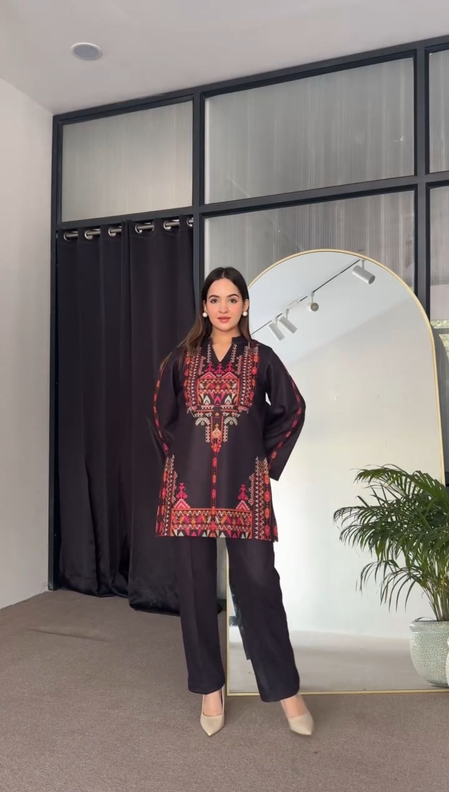 SAHELI STYLE SUMMER SEASON SPECIAL CREAP SILK PRINTED WORKCO-ORD SETS