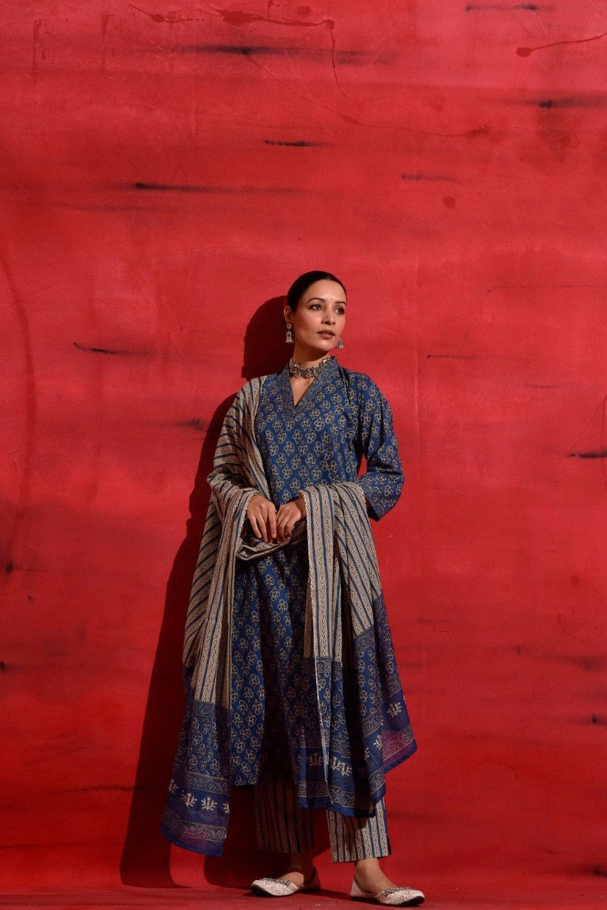 SAHELI STYLE PRESENTS Womens Roman Slub Kurti With Duppata And Bottomwear 3 Pice Set