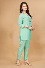 SAHELI STYLE PRESENTS THE PEACH MOST CLASSIC HANDWORK CO-ORD