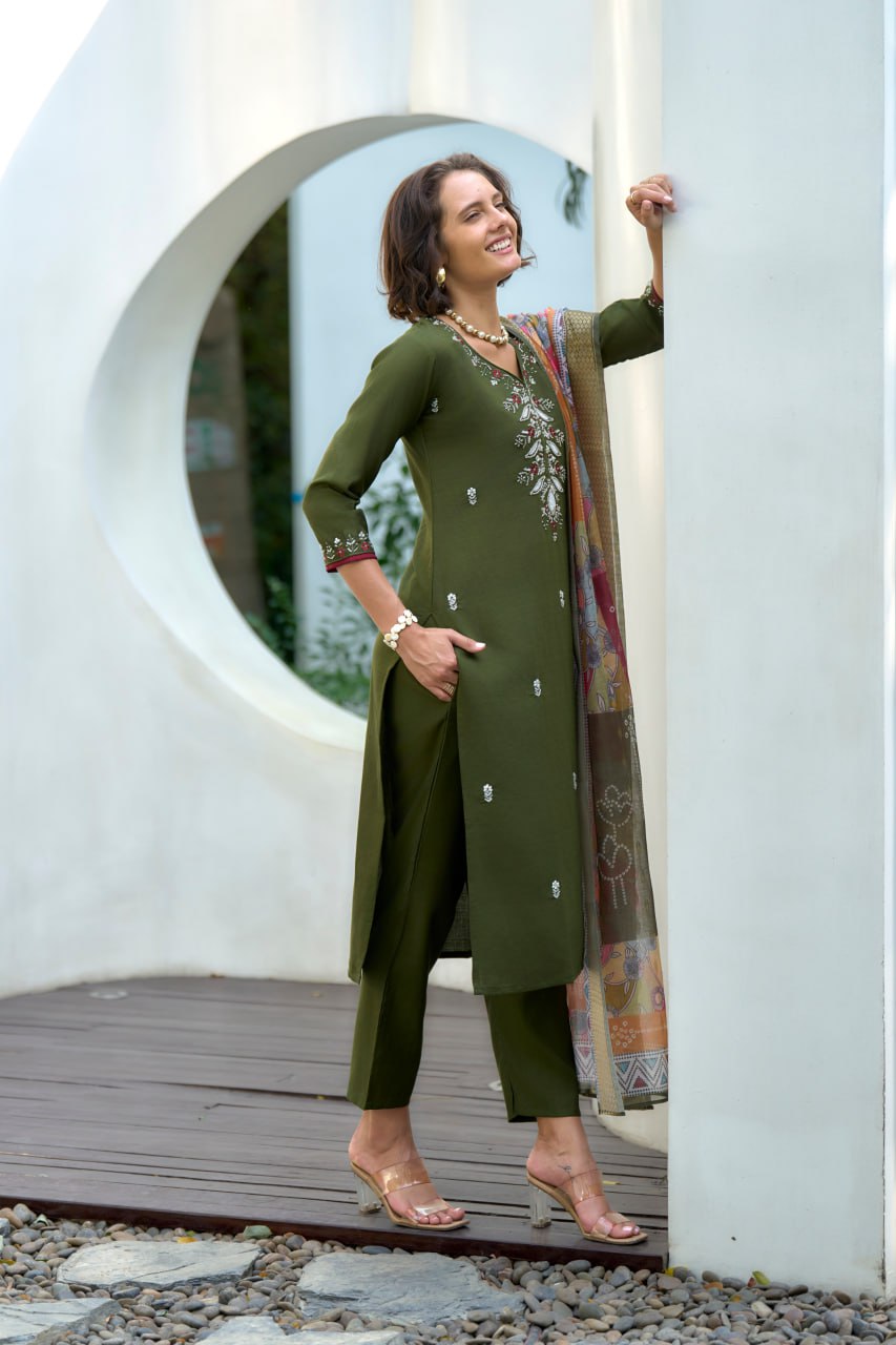 SAHELI STYLE Presents Green Elegant Straight Kurti Pant Dupatta Set