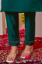 SAHELI STYLE Presents Green Elegant Straight Kurti Pant Dupatta Set