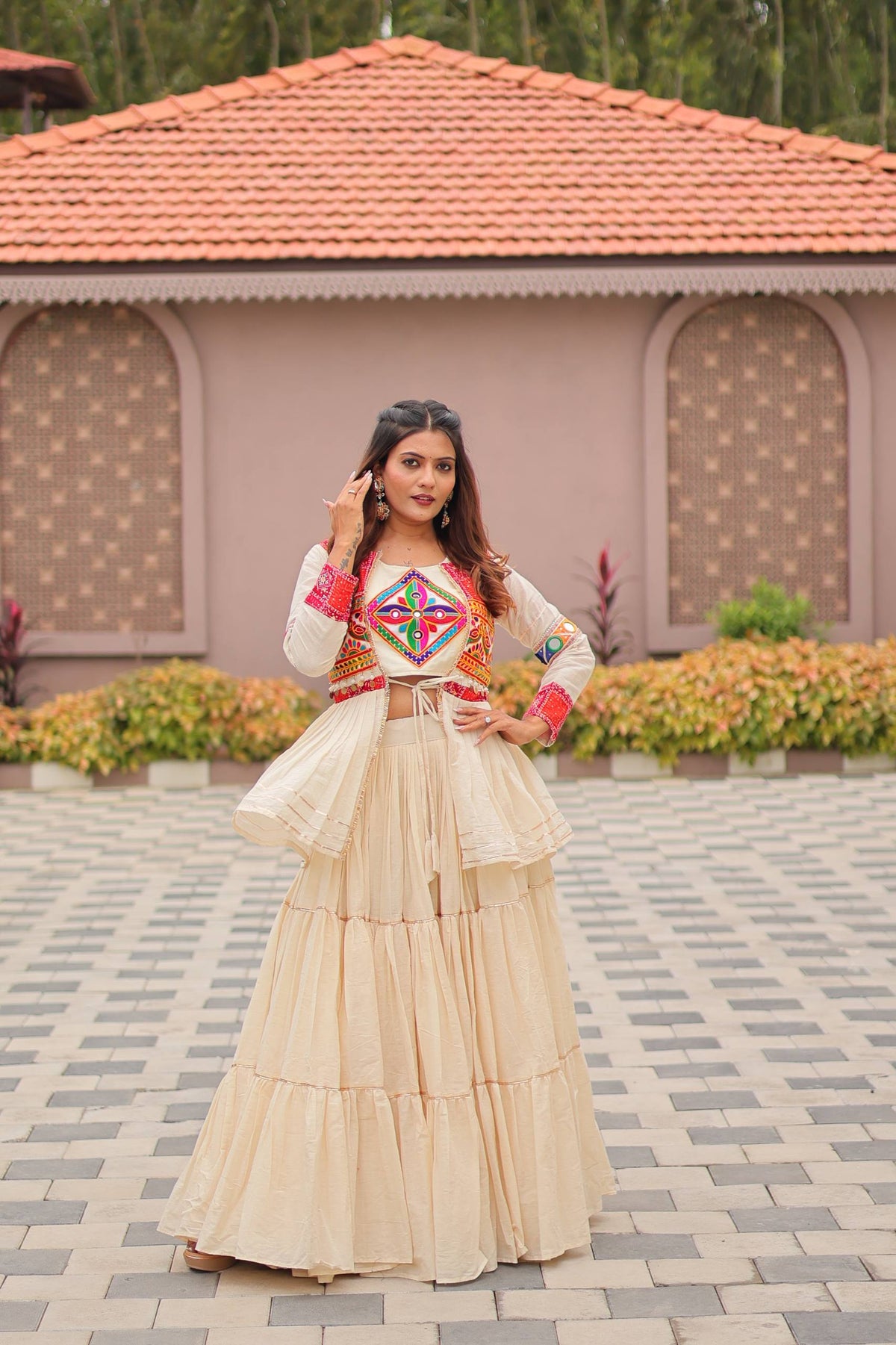 Tradition Meets Trend – Gamthi Lehenga with Mirror Work