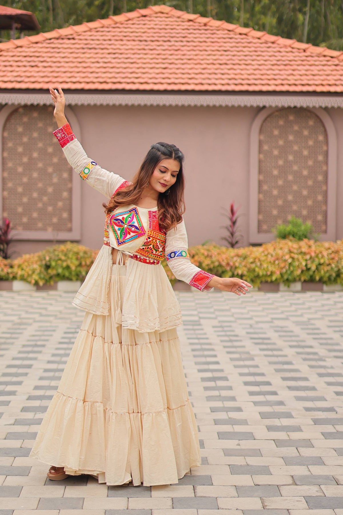 Tradition Meets Trend – Gamthi Lehenga with Mirror Work