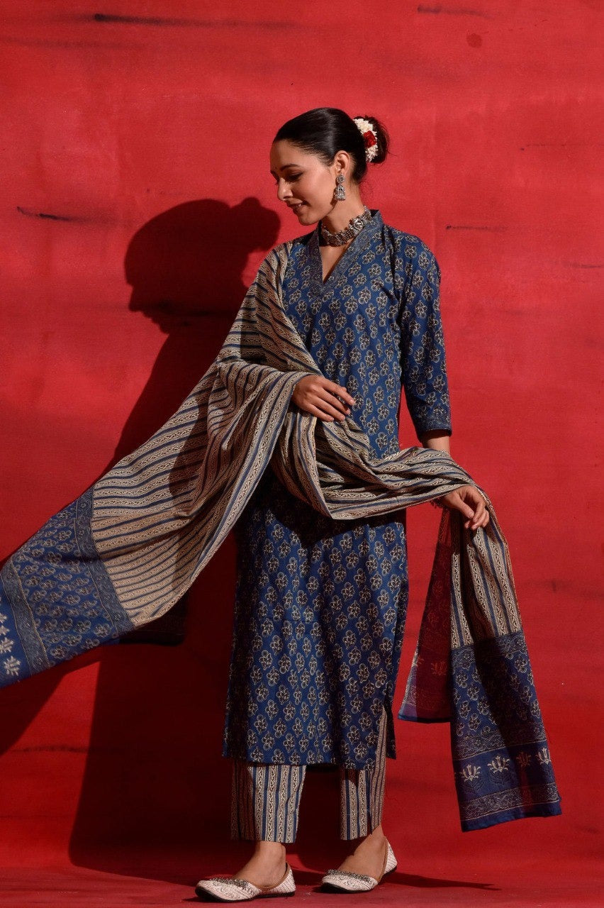 SAHELI STYLE PRESENTS Womens Roman Slub Kurti With Duppata And Bottomwear 3 Pice Set