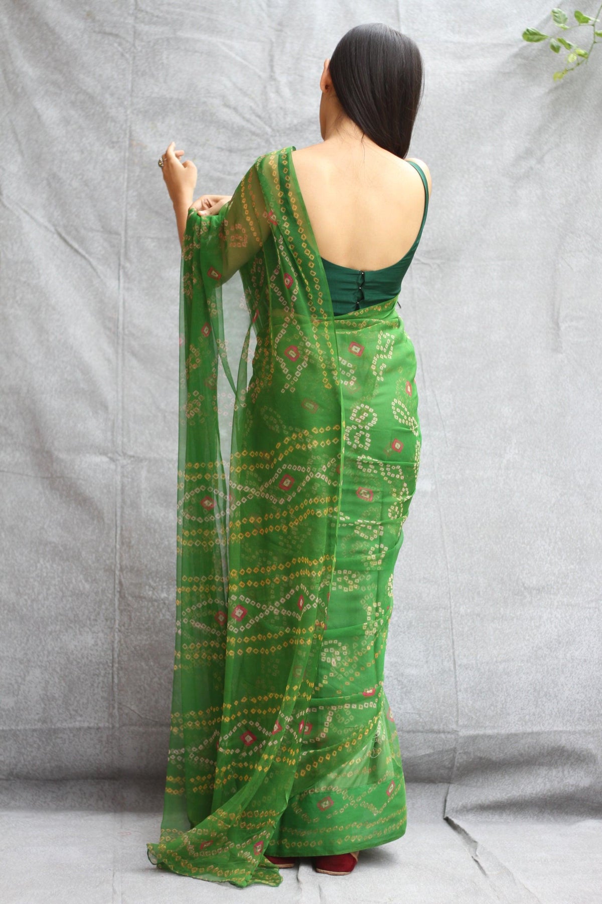 SAHELI STYLEPRESEETS GEORGETTE BANDHANI GREEN SAREE