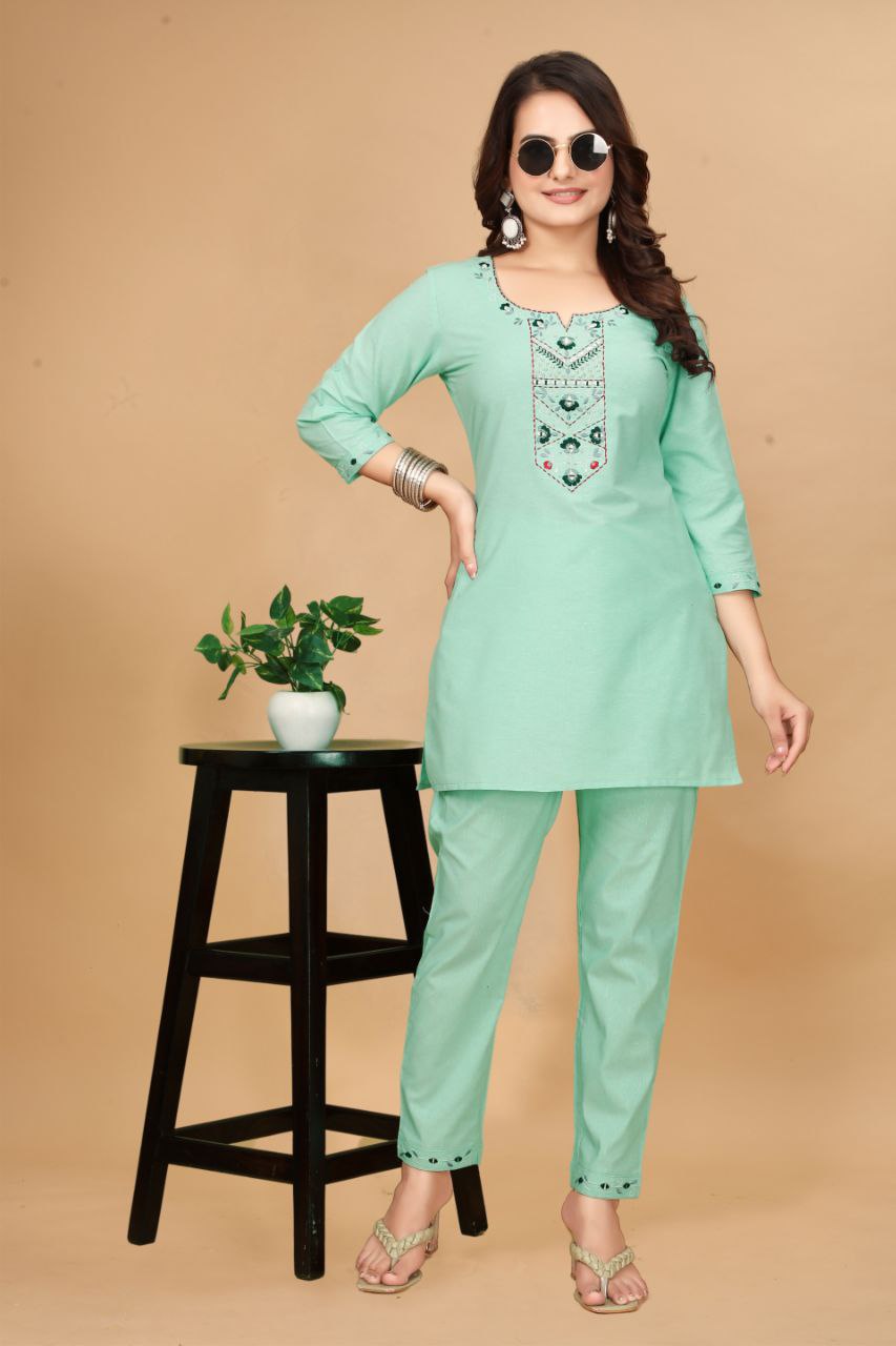 SAHELI STYLE PRESENTS THE PEACH MOST CLASSIC HANDWORK CO-ORD