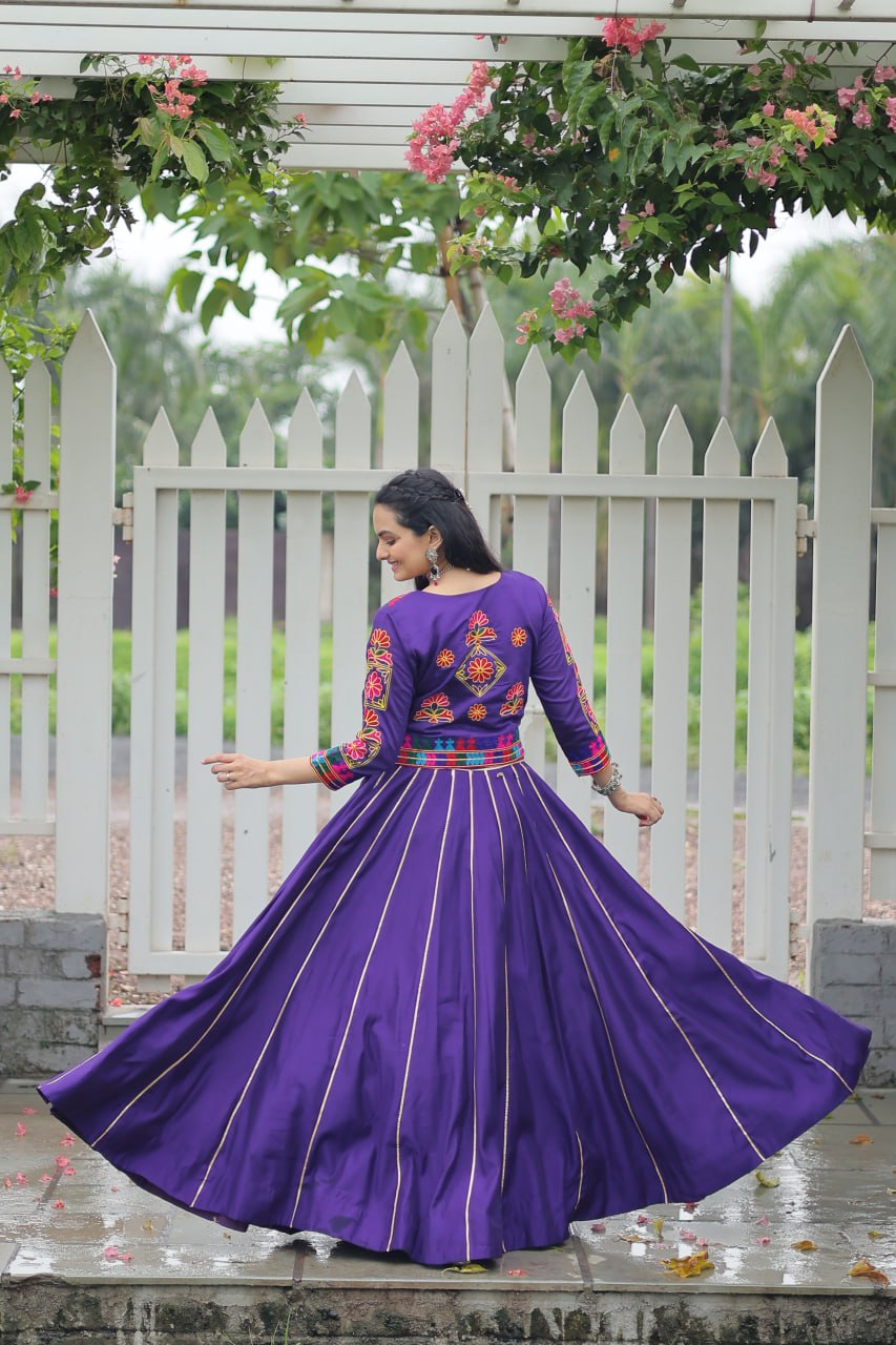 SAHELI STYLE PRSENTS PURPLE COLOURS NEW NAVARATRI SPECIAL LEHNGHA CHOLI