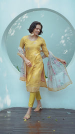 SAHELI STYLE Presents Elegant Straight Kurti Pant Dupatta Set